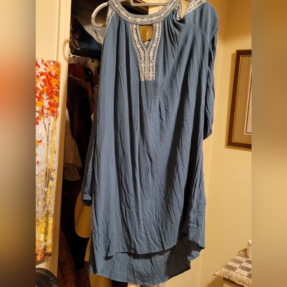 Unknown brand XL cold shoulder teal and white dress.